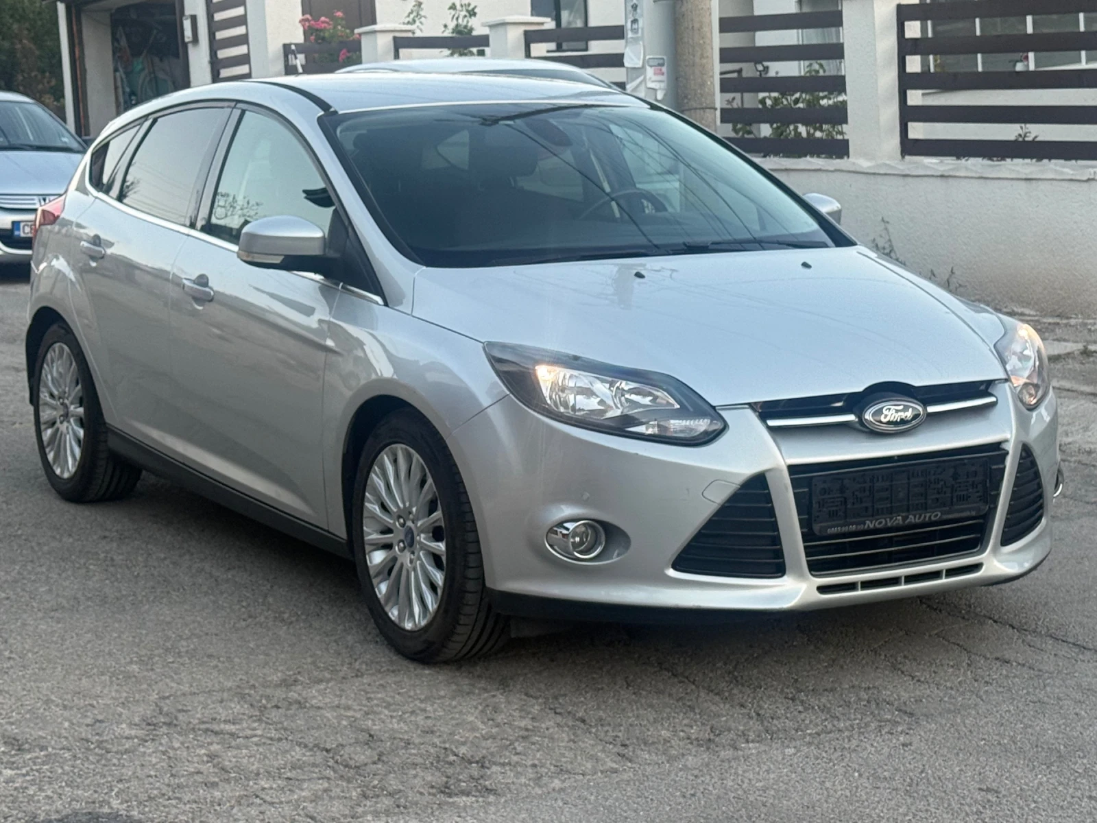 Ford Focus 1.6i 150 k.c. УНИКАЛЕН !!!, снимка 4 - Автомобили и джипове - 56120786