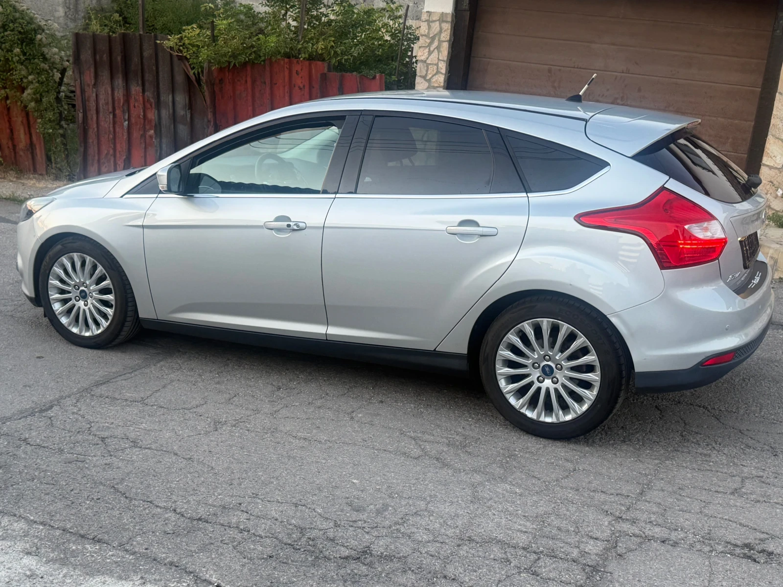 Ford Focus 1.6i 150 k.c. УНИКАЛЕН !!!, снимка 8 - Автомобили и джипове - 56120786