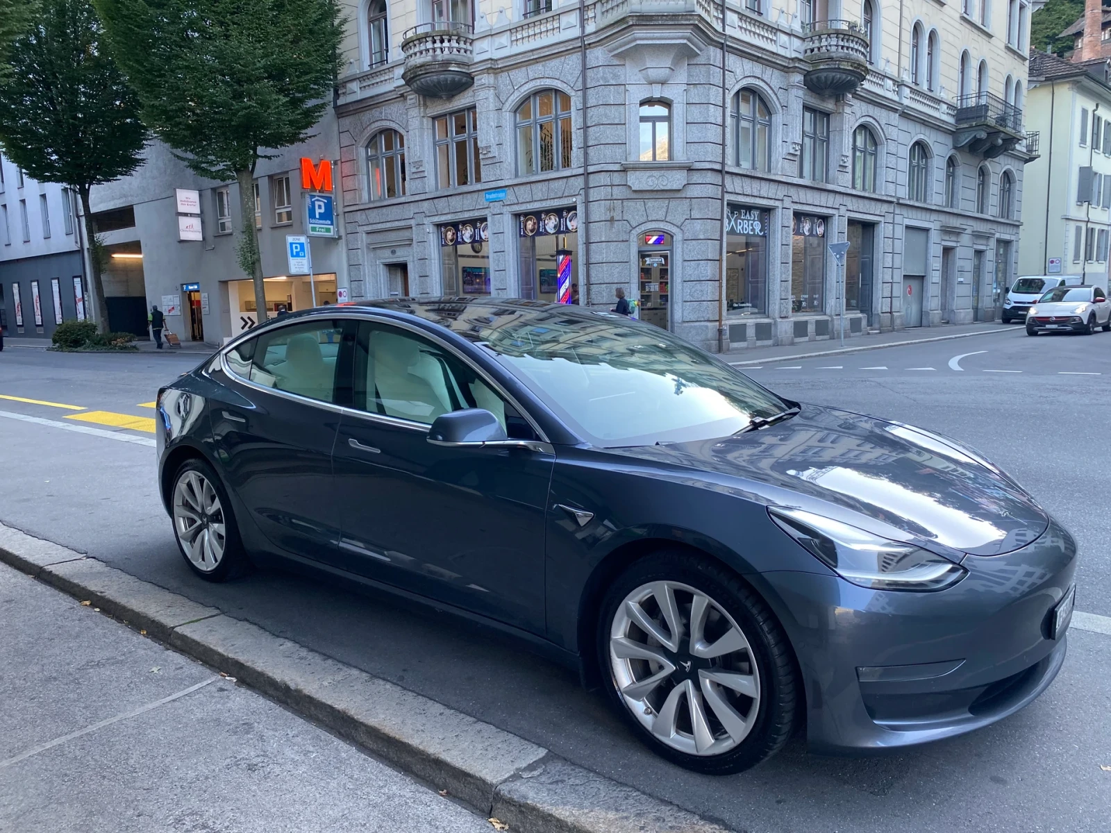 Tesla Model 3 Dual Motor !!! ШВЕЙЦАРИЯ !!!!, снимка 2 - Автомобили и джипове - 56129068