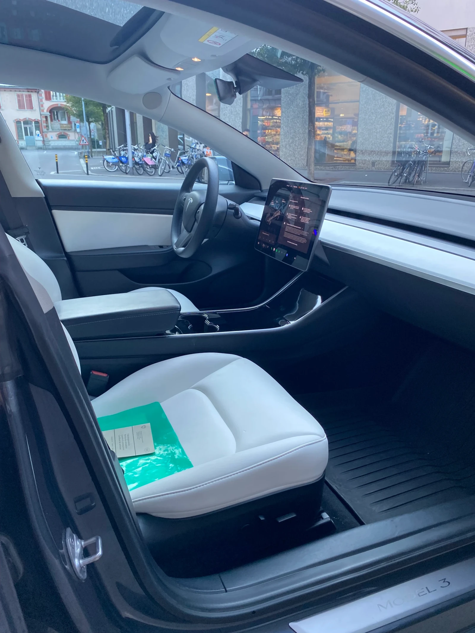 Tesla Model 3 Dual Motor !!! ШВЕЙЦАРИЯ !!!!, снимка 9 - Автомобили и джипове - 56129068