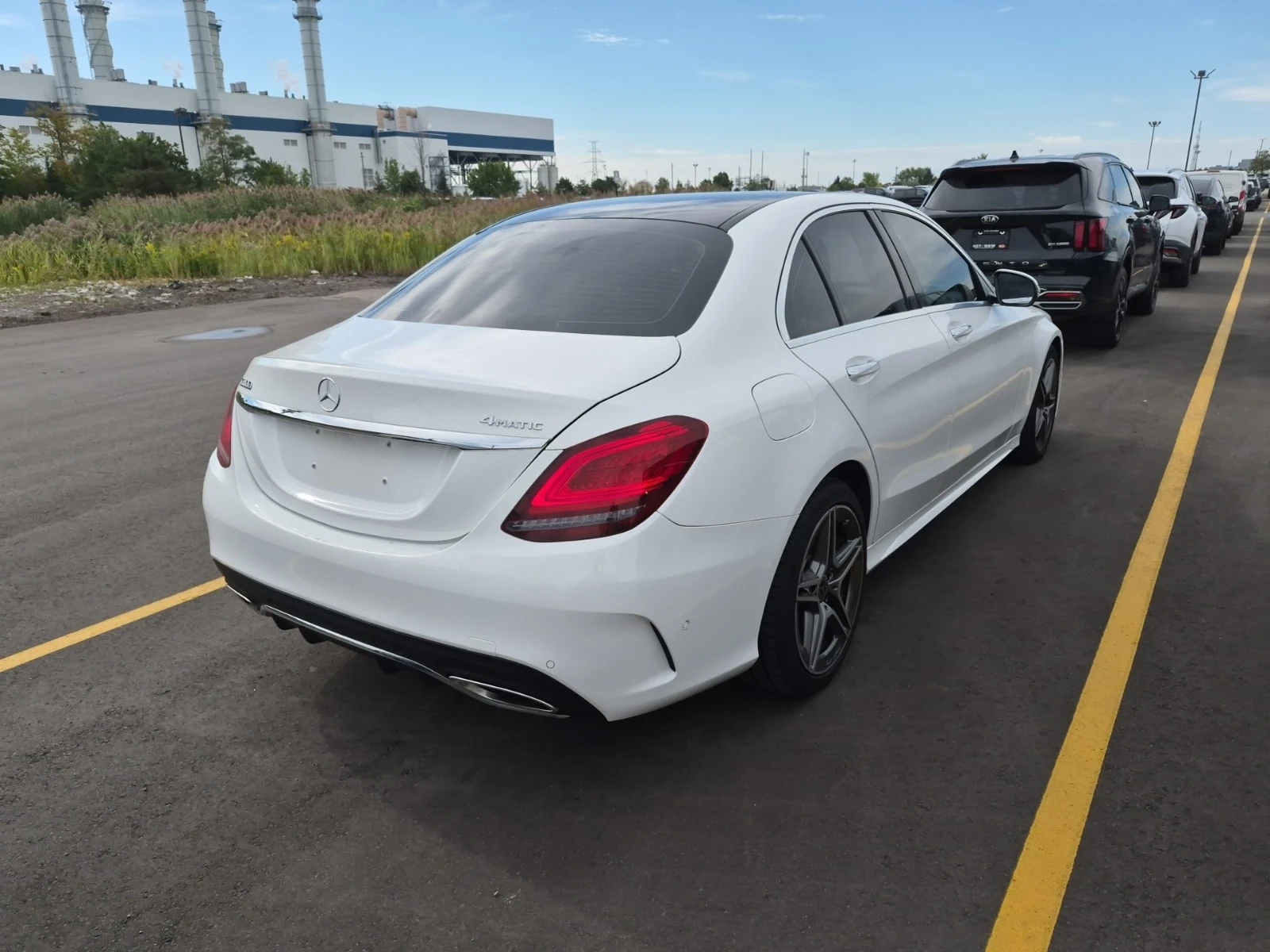 Mercedes-Benz C 300 * AMG Line * Multibeam * CARFAX * , снимка 3 - Автомобили и джипове - 56158795