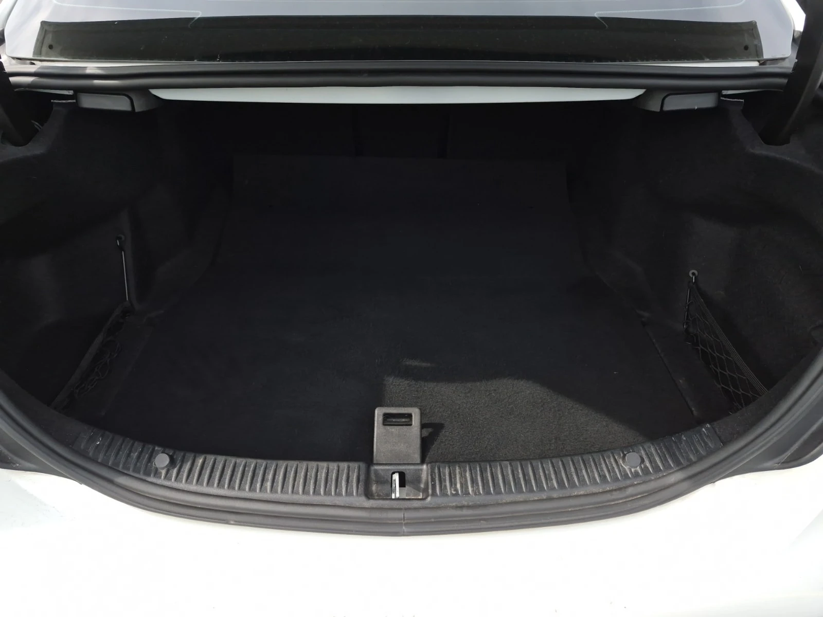 Mercedes-Benz C 300 * AMG Line * Multibeam * CARFAX * , снимка 14 - Автомобили и джипове - 56158795