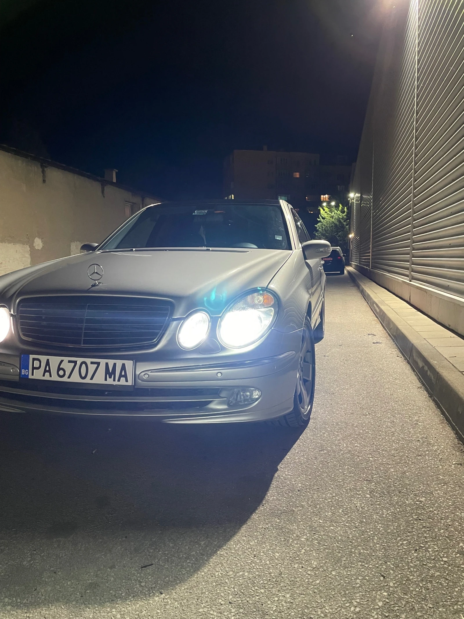 Mercedes-Benz E 500, снимка 11 - Автомобили и джипове - 56201167