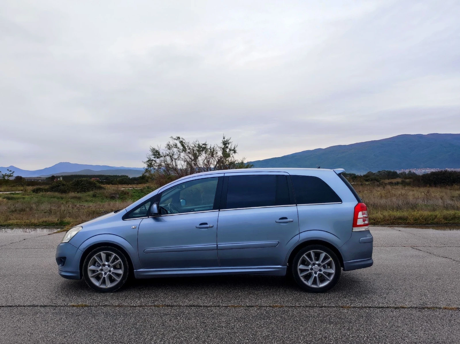 Opel Zafira 1.9CDTI OPC LINE, снимка 6 - Автомобили и джипове - 56466821