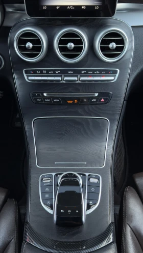 Mercedes-Benz GLC 220 AMG  4Matic, снимка 17