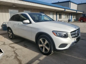 Mercedes-Benz GLC 30...