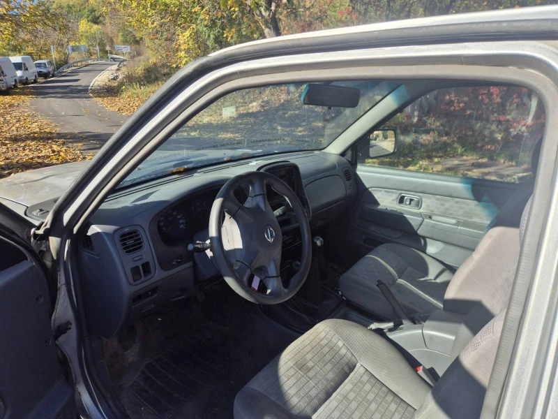 Nissan Navara 2.5 dci, снимка 4 - Автомобили и джипове - 52138306