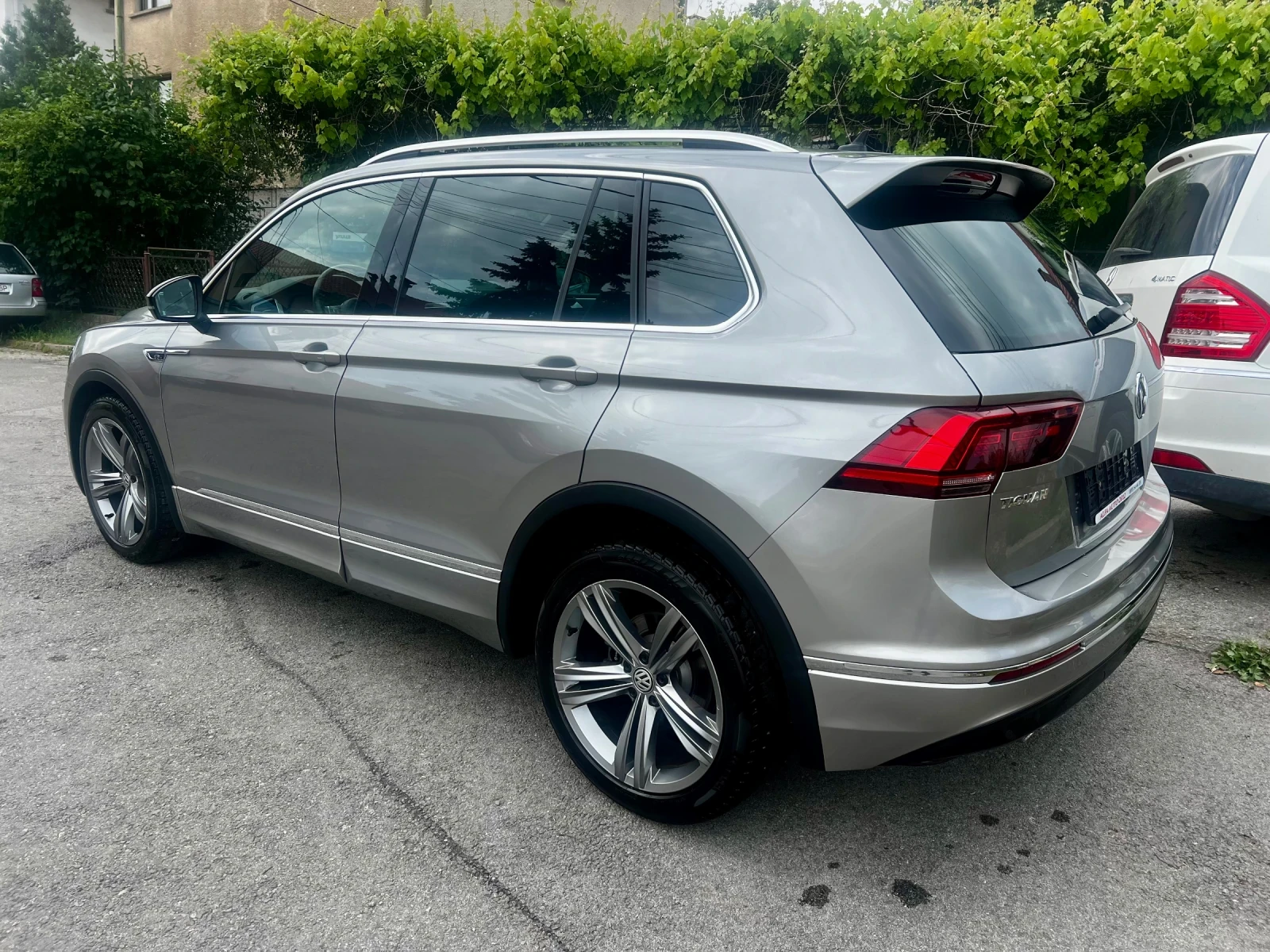 VW Tiguan R-line, 4x4, Distronic, Digital, BlindSpot, FullLe - изображение 8