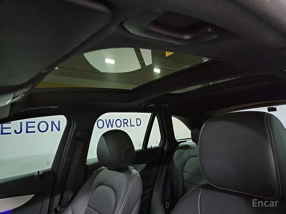 Mercedes-Benz GLC 220  - изображение 8