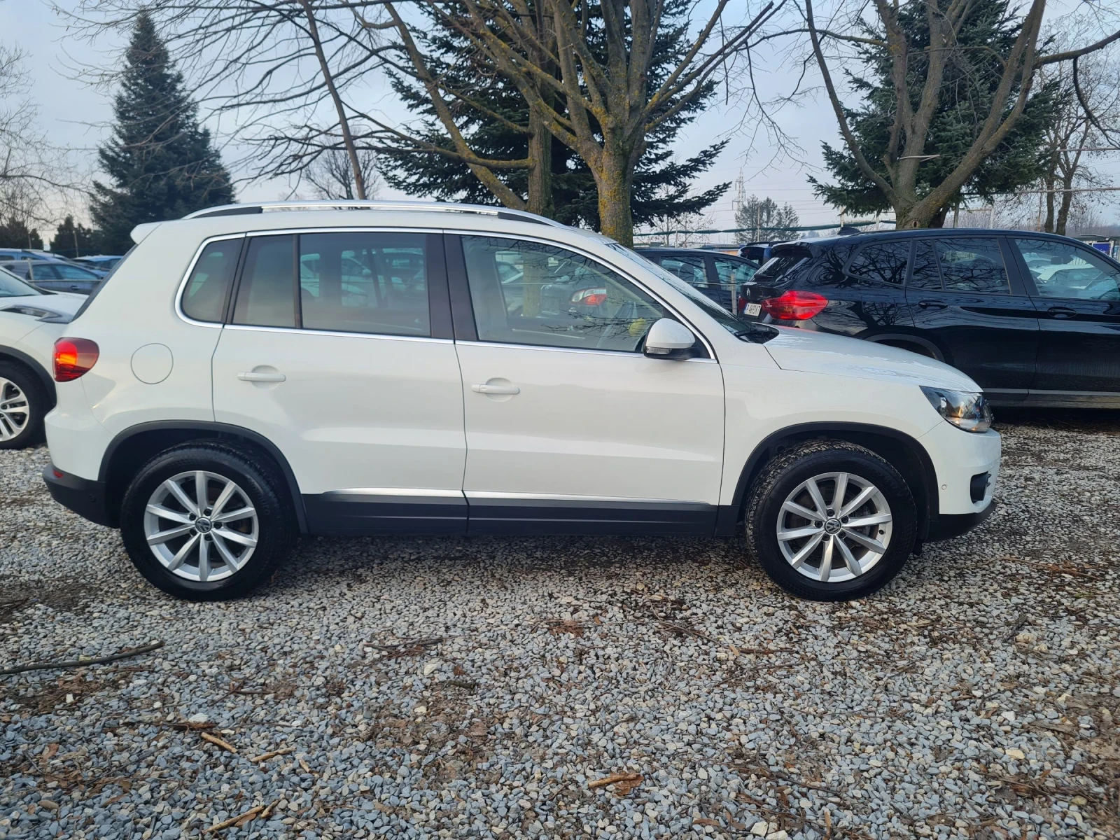 VW Tiguan 2.0TDI KEYLESS/NAVI/PANORAMA - изображение 4