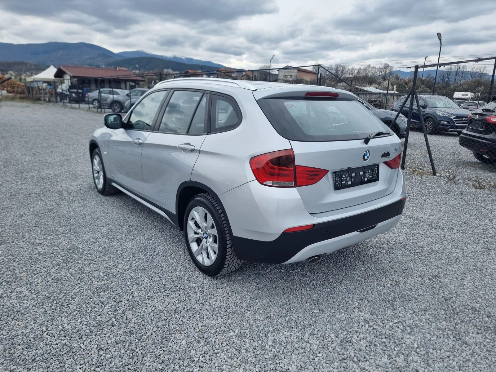BMW X1, снимка 4 - Автомобили и джипове - 53951352