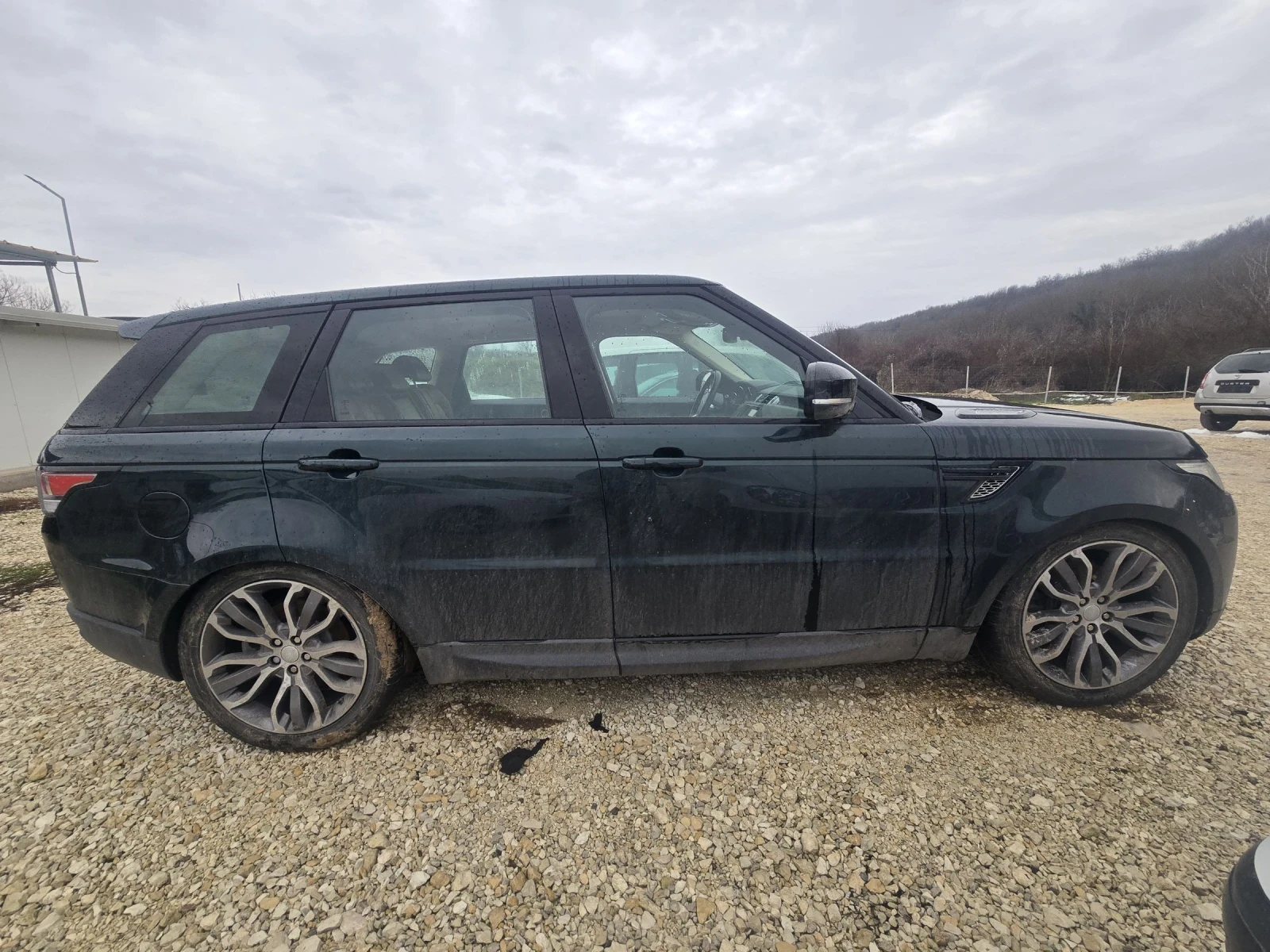 Land Rover Range Rover Sport 3.0D 250к.с Лек шум в мотора, снимка 8 - Автомобили и джипове - 53975372
