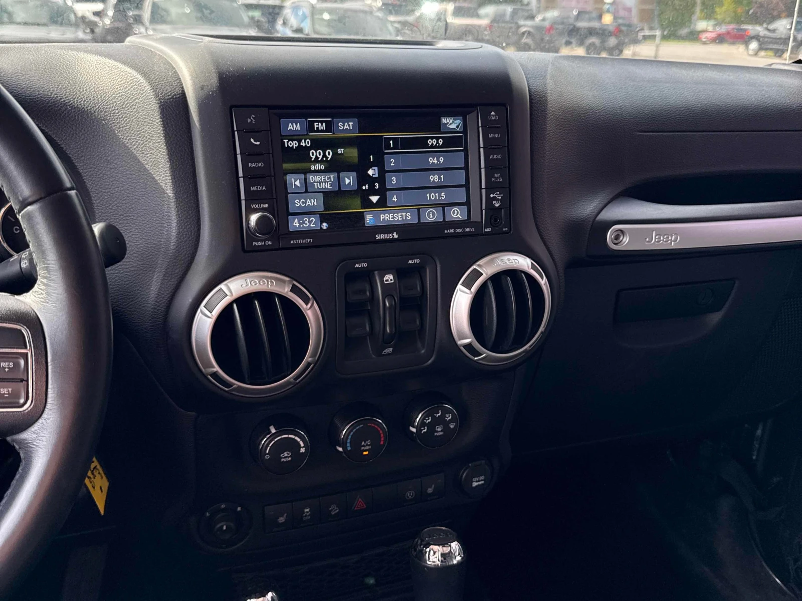 Jeep Wrangler * Sahara * CARFAX * ЦЕНА ДО БГ, снимка 9 - Автомобили и джипове - 55972682
