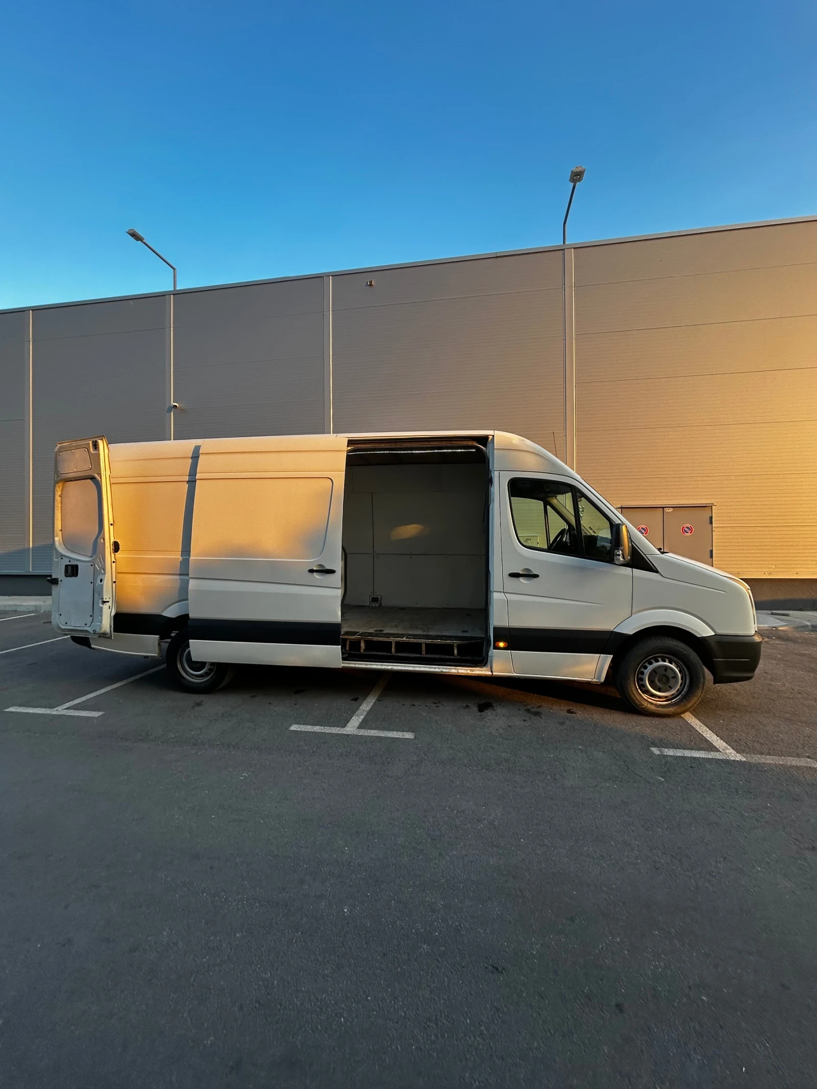 VW Crafter, снимка 9 - Бусове и автобуси - 56041018