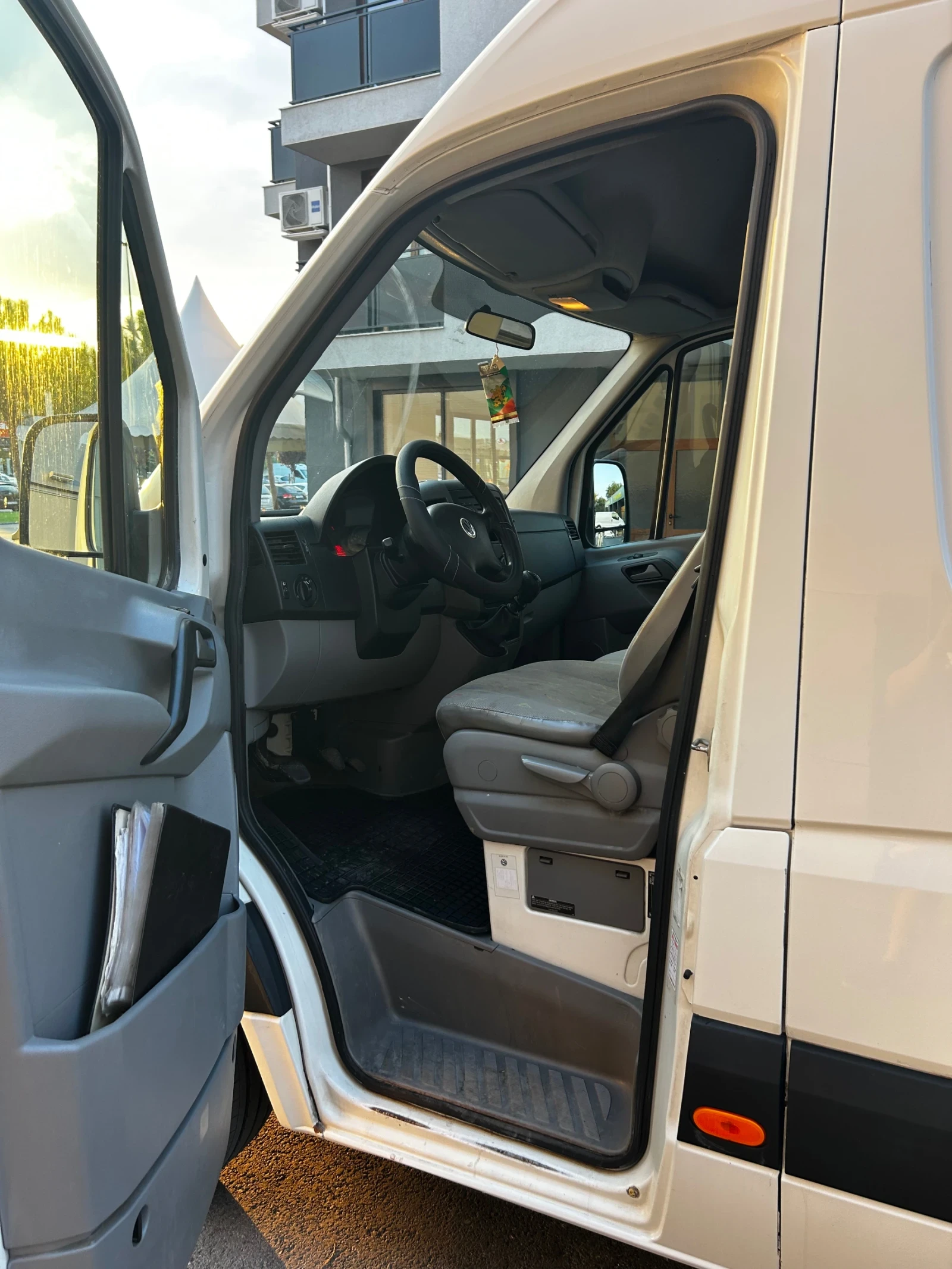 VW Crafter, снимка 10 - Бусове и автобуси - 56041018