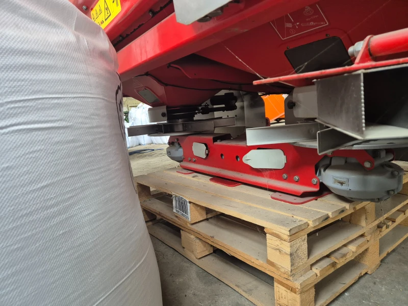 Торачка Kverneland TL, снимка 6 - Селскостопанска техника - 52485302