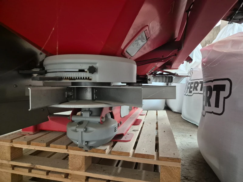 Торачка Kverneland TL, снимка 5 - Селскостопанска техника - 52485302