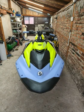 Джет Bombardier Sea Doo Spark trixx 3up , снимка 1