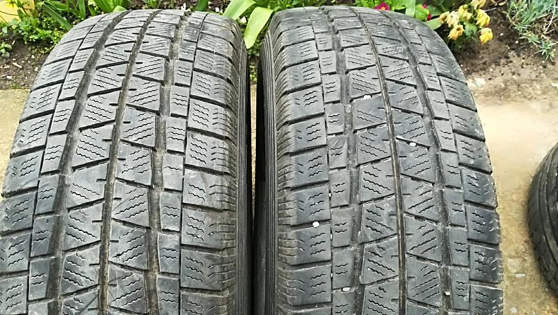 Гуми Зимни 215/70R15, снимка 3 - Гуми и джанти - 25305979