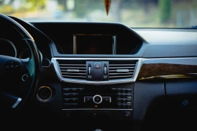 Mercedes-Benz E 200, снимка 10