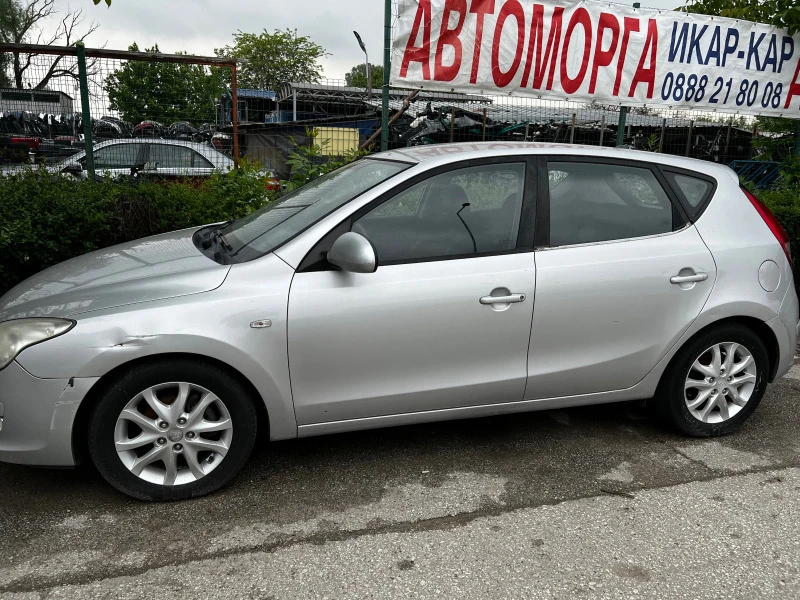 Hyundai I30 1.6 CRDi, снимка 2 - Автомобили и джипове - 42717954