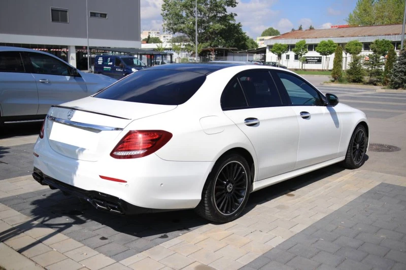 Mercedes-Benz E 220 AMG/360 Kameri/Burmester/Digital/Full Ambient, снимка 4 - Автомобили и джипове - 45492024