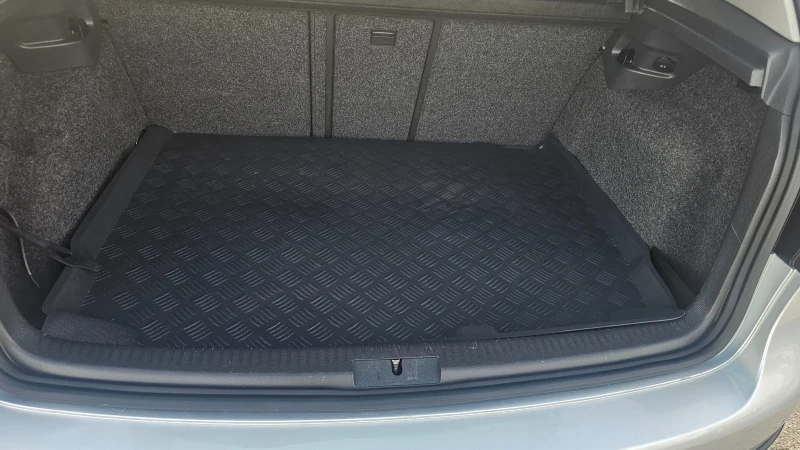 VW Golf 2.0i-NAVI-4.MOTION-, снимка 5 - Автомобили и джипове - 47807391