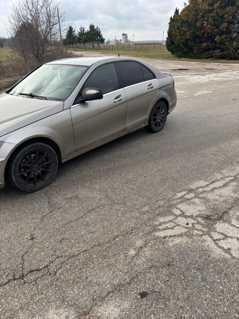 Mercedes-Benz C 220 2.2CDI, снимка 2 - Автомобили и джипове - 48226012