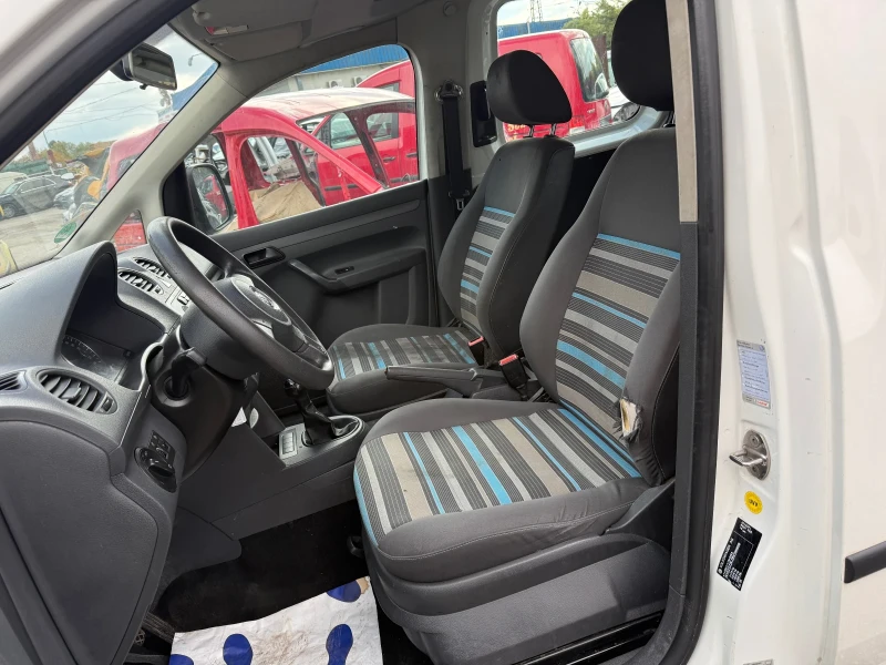 VW Caddy, снимка 7 - Автомобили и джипове - 52009637