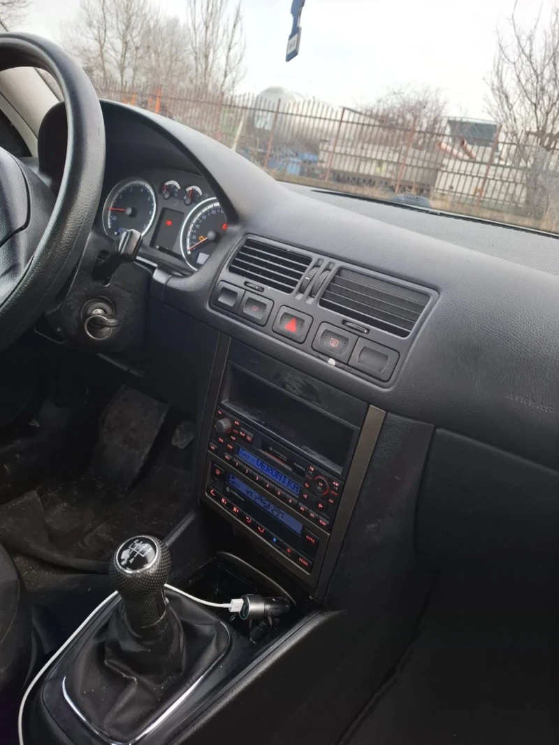 VW Bora, снимка 6 - Автомобили и джипове - 53223415