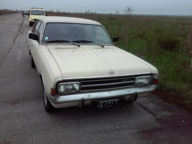 Opel Rekord 2000, снимка 13 - Автомобили и джипове - 41871833