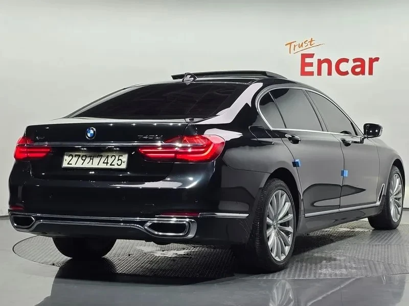 BMW 740 | АВТОФИНАНСИРАНЕ | ФИКСИРАНА ЦЕНА ДО БЪЛГАРИЯ, снимка 3 - Автомобили и джипове - 55265581