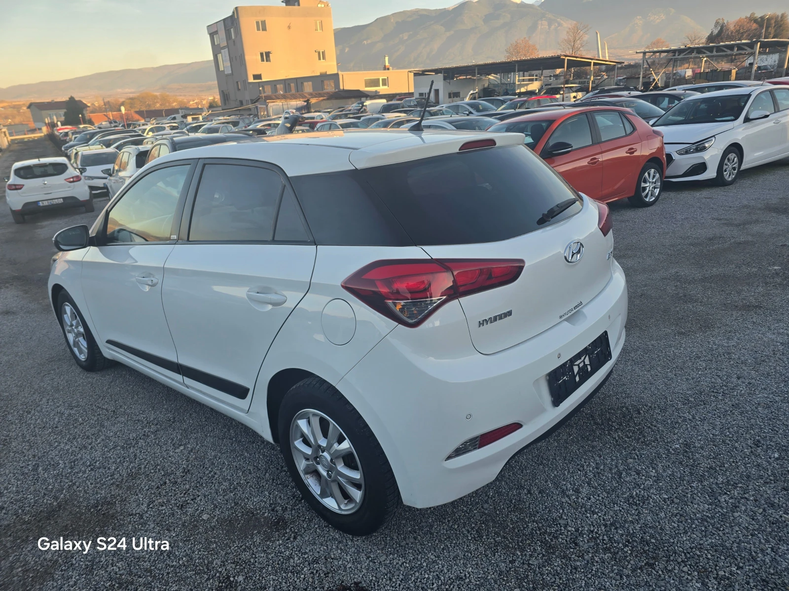 Hyundai I20 1.2i-85k.c-EURO-6 - изображение 7