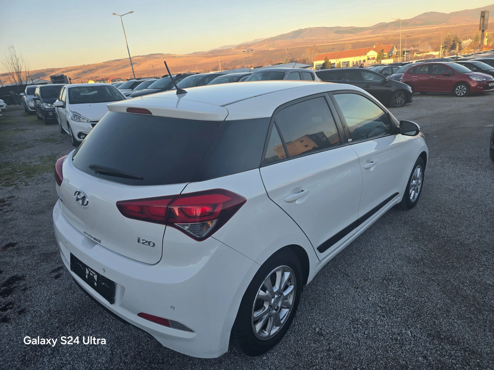 Hyundai I20 1.2i-85k.c-EURO-6 - изображение 5