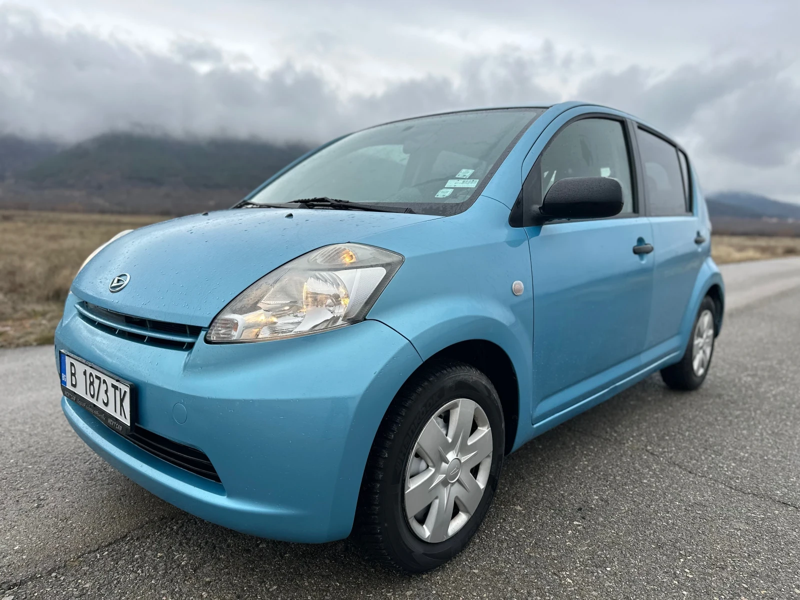 Daihatsu Sirion АВТОМАТИК 4х4 - изображение 3