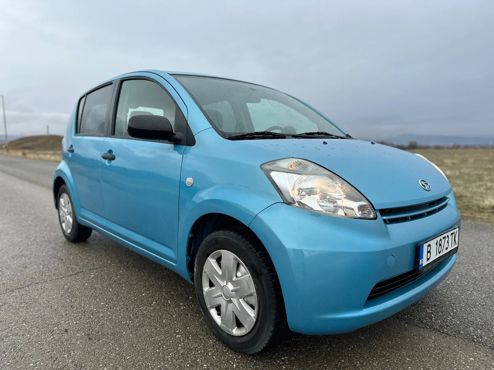 Daihatsu Sirion АВТОМАТИК 4х4 - изображение 2