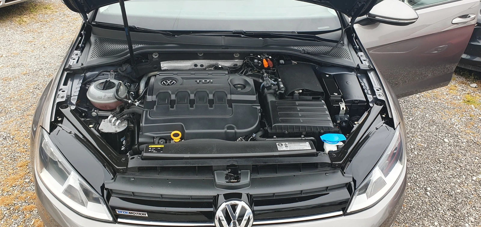 VW Golf 1.6TDI- 110кс-6ск- NAVI | Mobile.bg — изображение 17