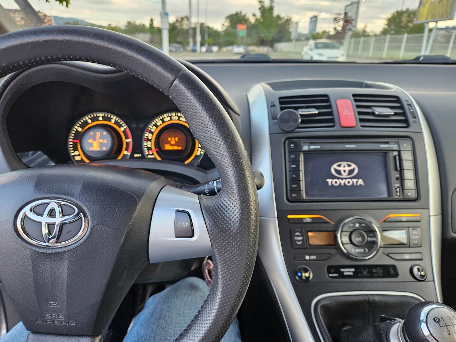 Toyota Auris 1.3 - изображение 5