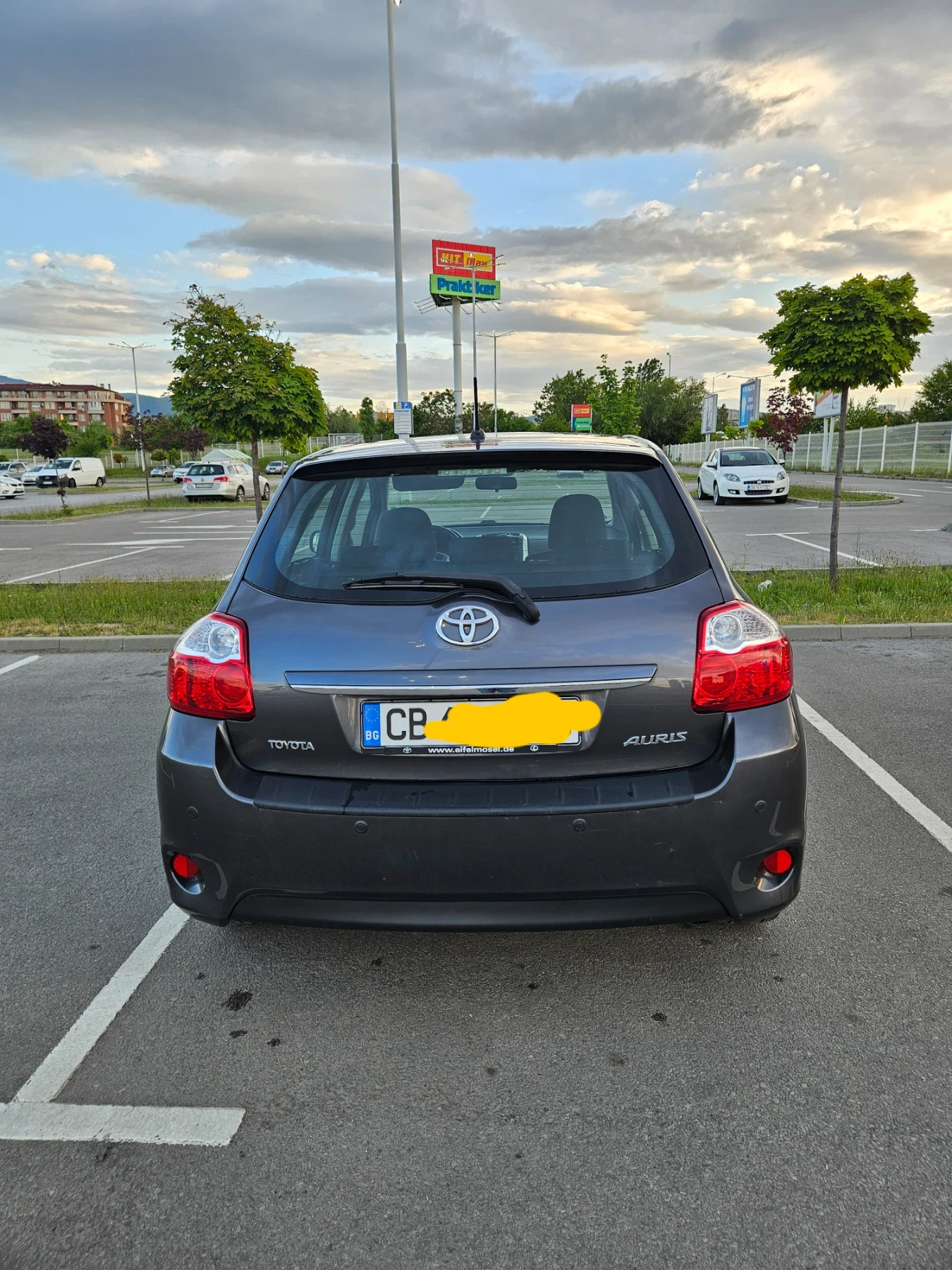Toyota Auris 1.3 - изображение 2