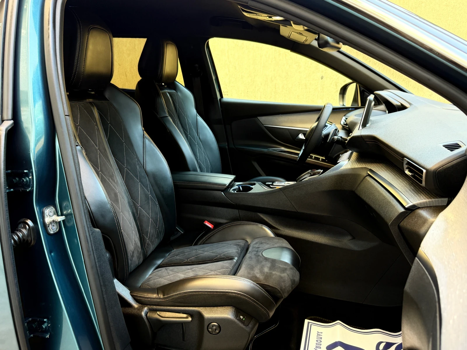 Peugeot 5008 2.0 HDI/GT LINE/Distronic/Alcantara/Massage/7Места - изображение 8