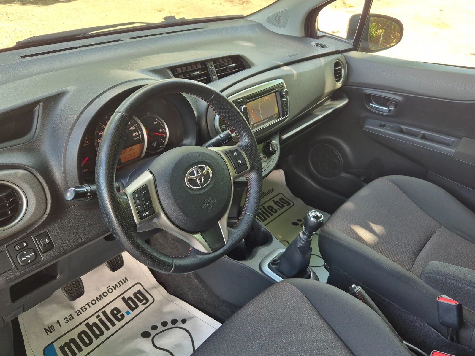 Toyota Yaris 1.3VVT-I NAVI CAMERA КЛИМАТРОНИК Л.ДЖАНТИ 16 - изображение 9