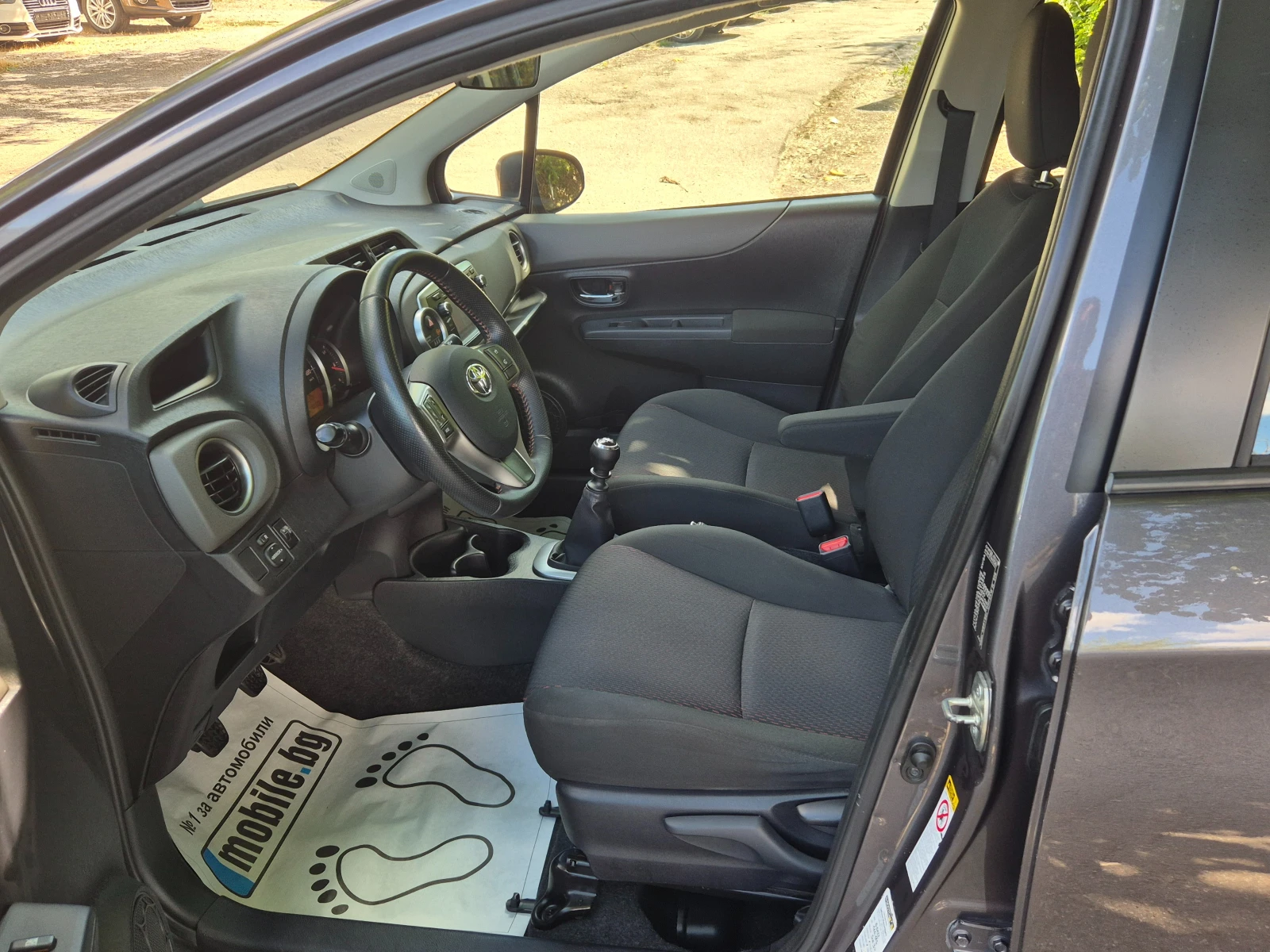 Toyota Yaris 1.3VVT-I NAVI CAMERA КЛИМАТРОНИК Л.ДЖАНТИ 16 - изображение 8