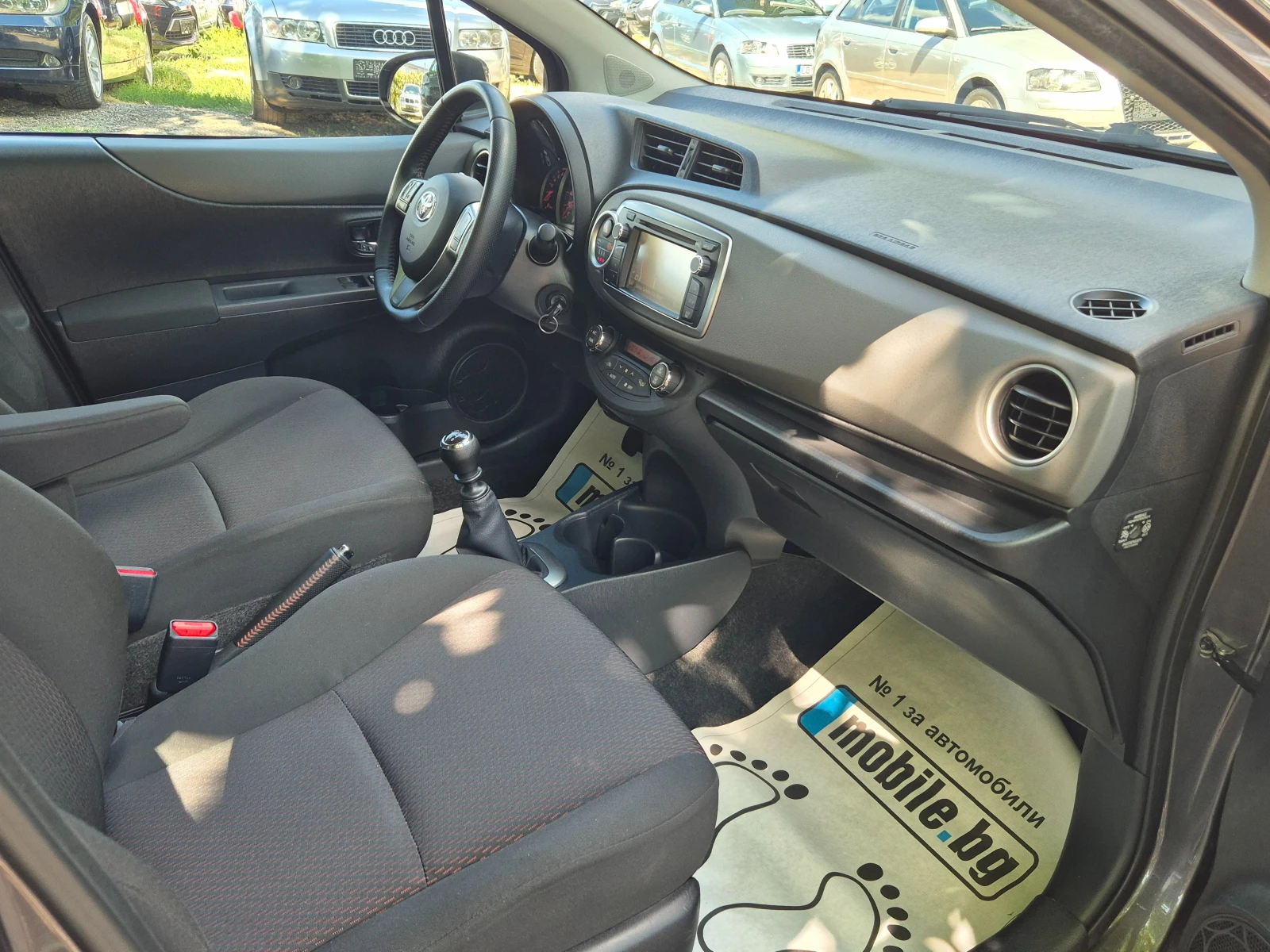 Toyota Yaris 1.3VVT-I NAVI CAMERA КЛИМАТРОНИК Л.ДЖАНТИ 16 - изображение 10