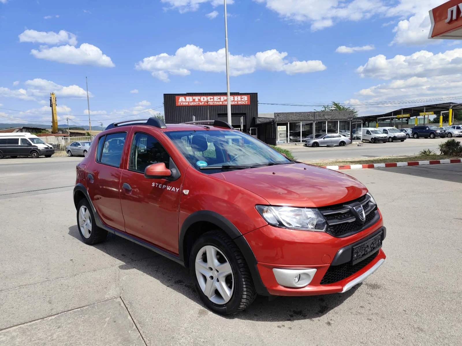 Dacia Sandero 1.5DCI STEPWAY подарък регистрация, снимка 3 - Автомобили и джипове - 53783173