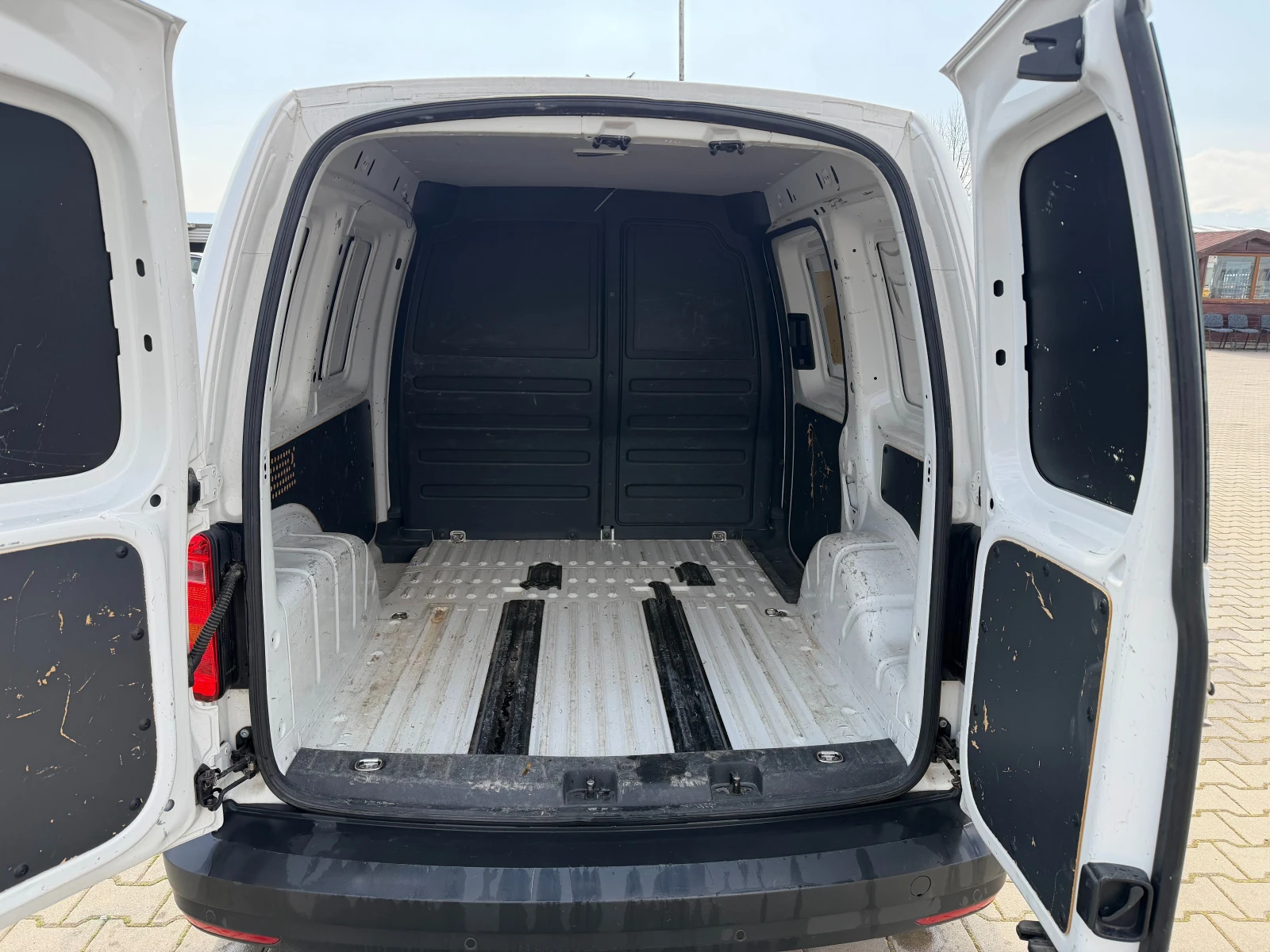 VW Caddy 1.4METAN EURO 6, снимка 9 - Автомобили и джипове - 53865310