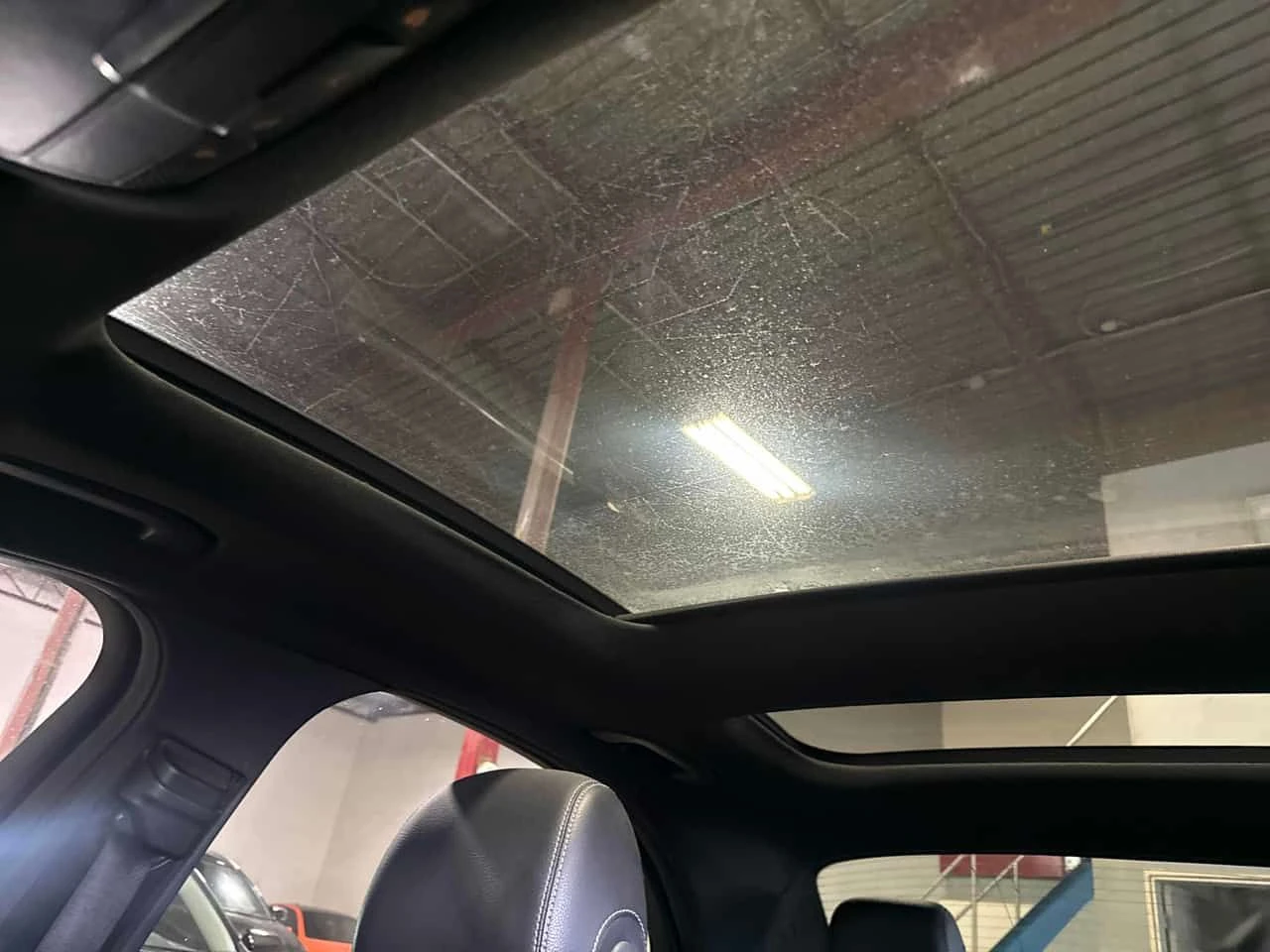 Mercedes-Benz C 300 * ПОДГРЕВИ * ПАНОРАМА * 360 , снимка 11 - Автомобили и джипове - 53965368