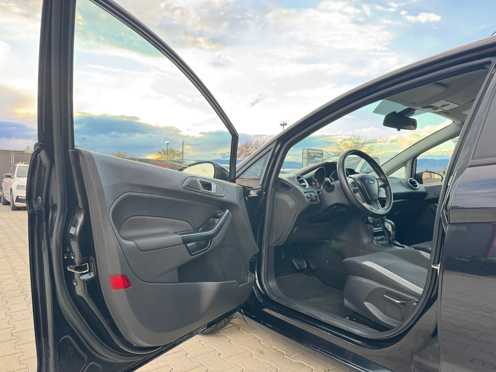 Ford Fiesta EDITION AVTOMAT EURO-5B, снимка 9 - Автомобили и джипове - 54092410