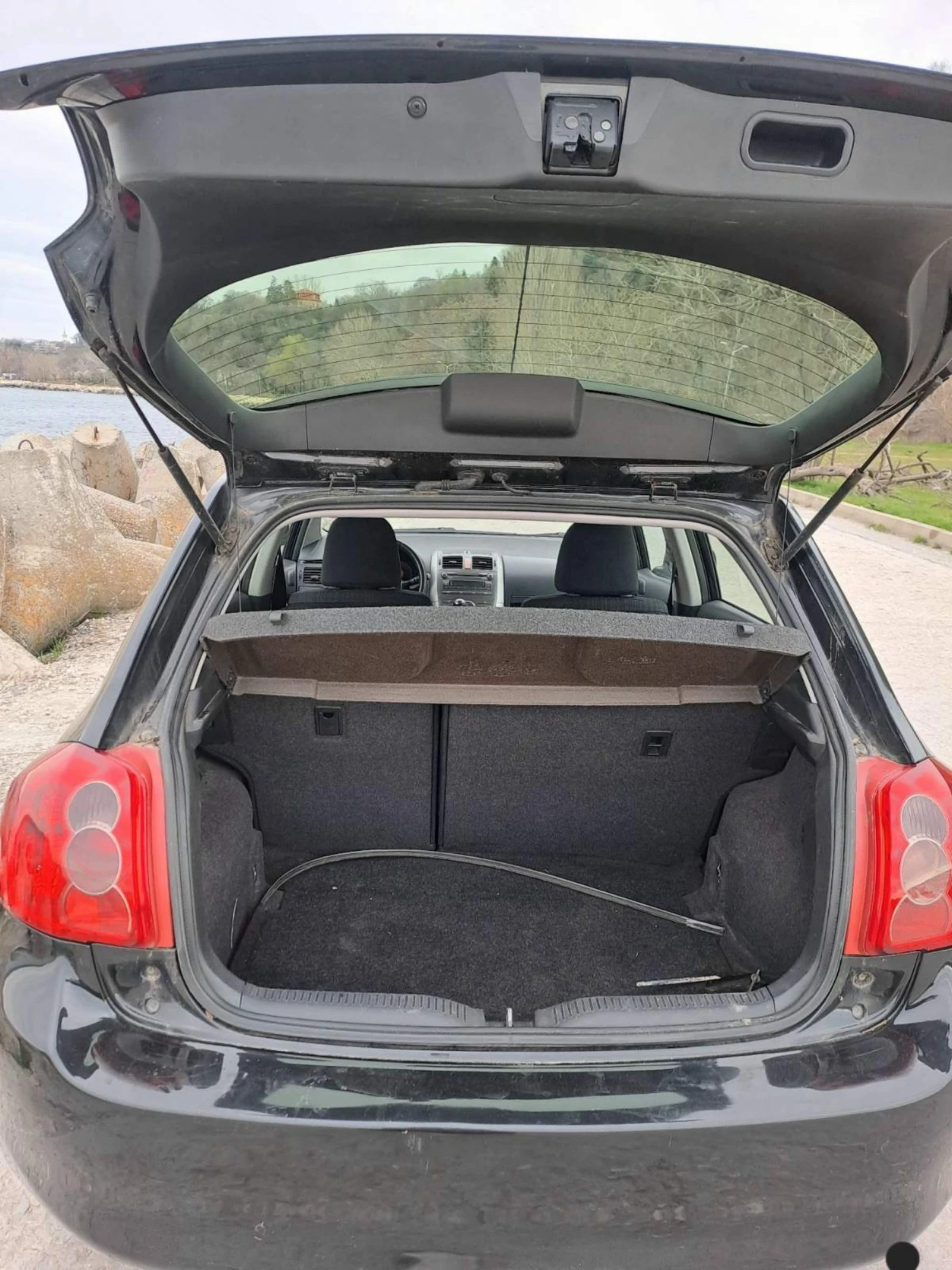 Toyota Auris, снимка 3 - Автомобили и джипове - 54403950