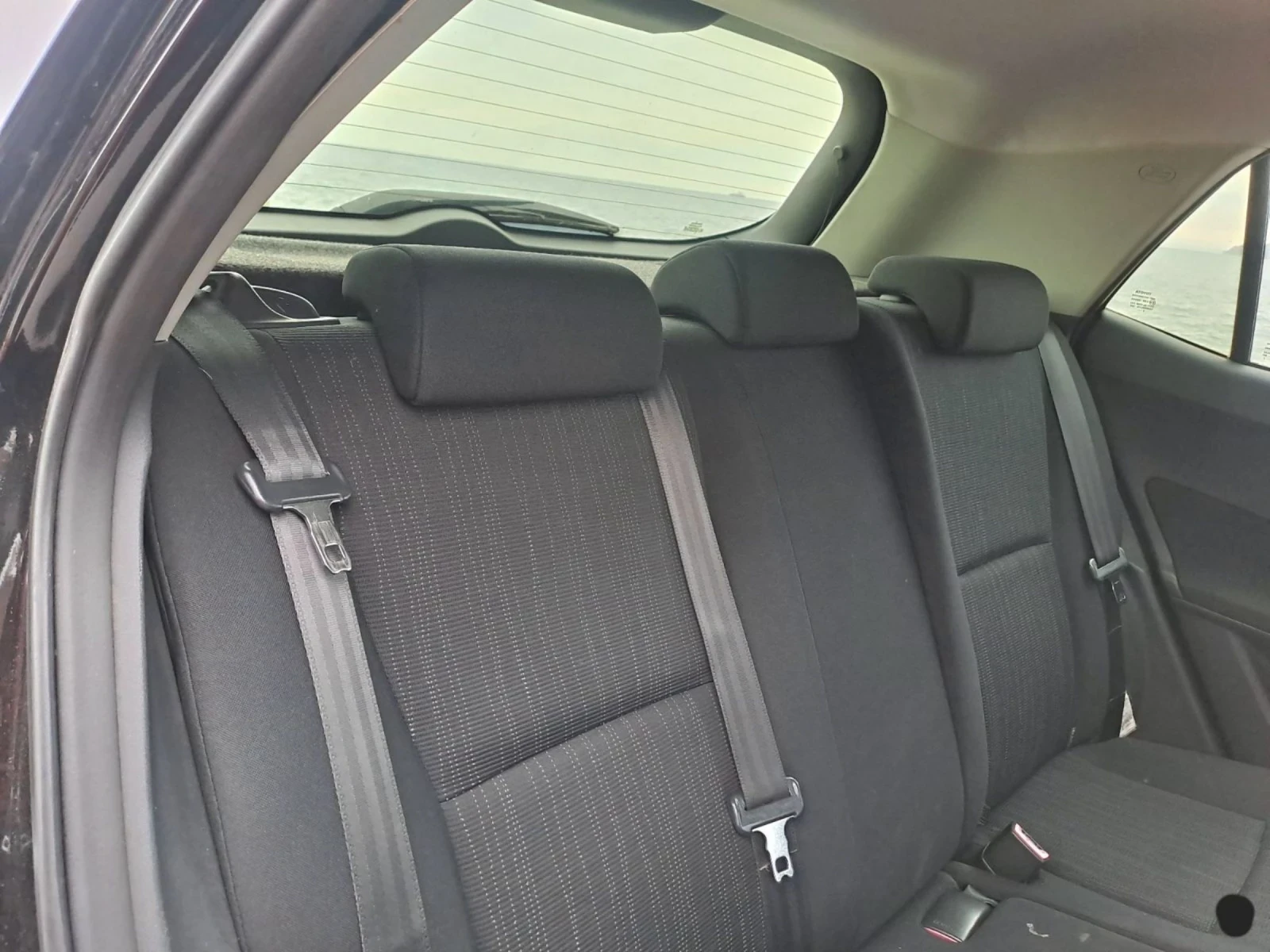 Toyota Auris, снимка 9 - Автомобили и джипове - 54403950