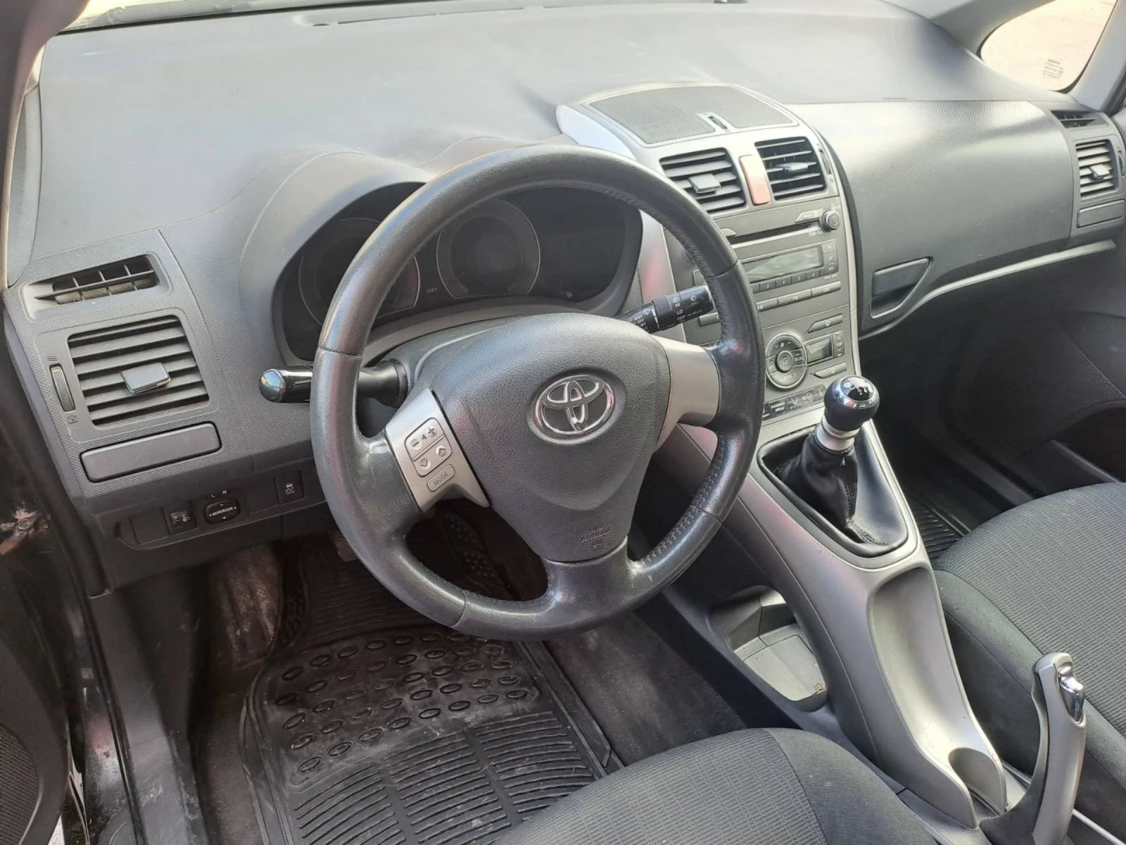 Toyota Auris, снимка 5 - Автомобили и джипове - 54403950